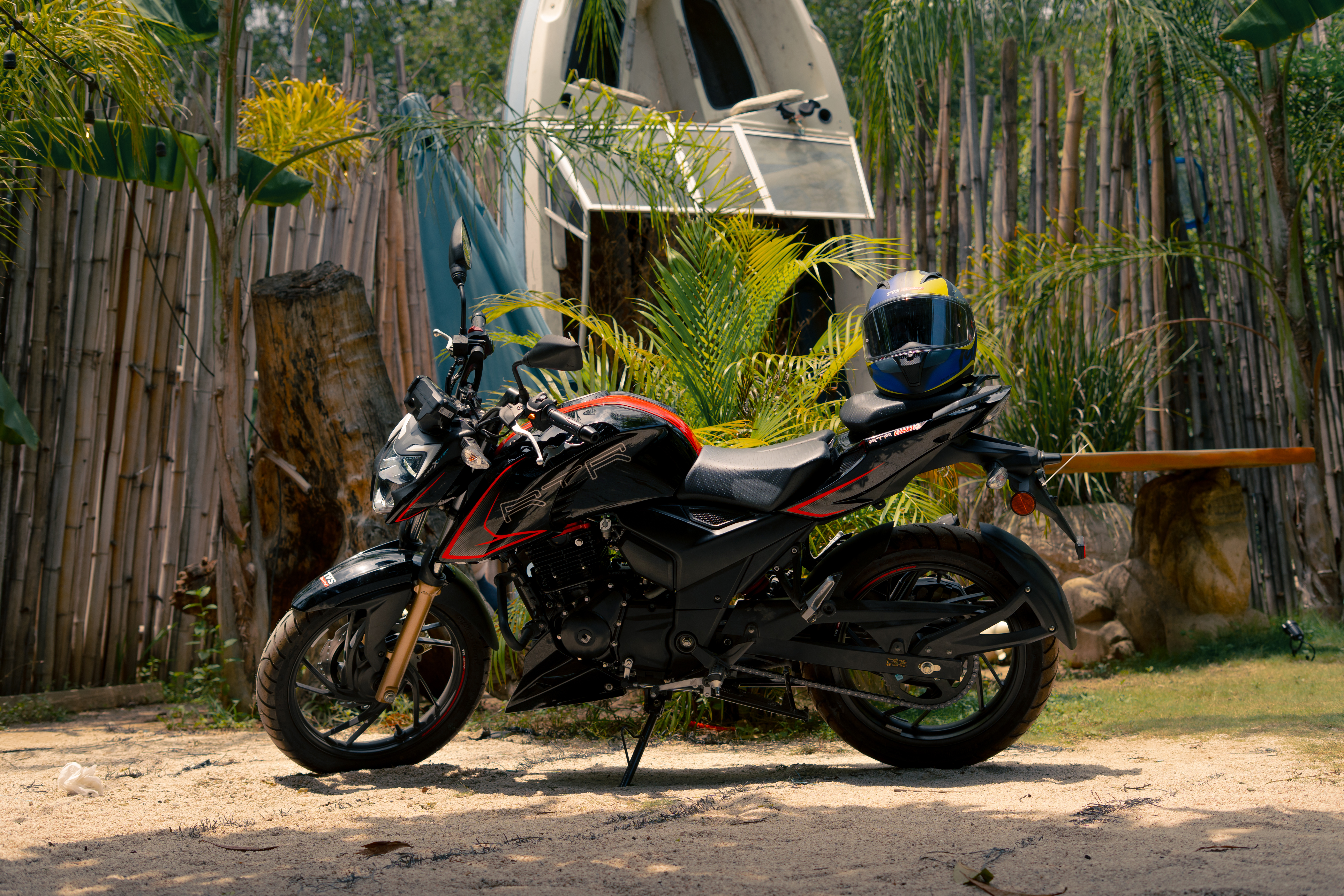 APACHE RTR 200 4V